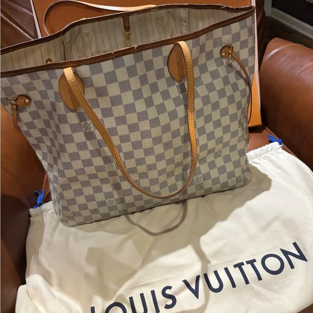Louis Vuitton Damier Azur Canvas Tote in Ivory and Light Blue with Vachetta Trim - Picture 7 of 15